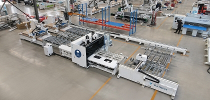 一臺(tái)設(shè)備就是一條線！板式家具一拖二貼標(biāo)鉆切生產(chǎn)連線