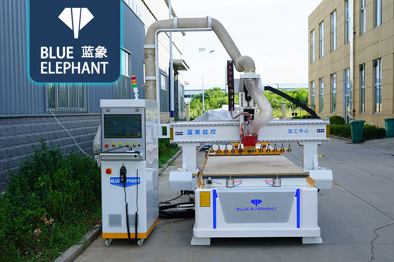 雙工位直排換刀加工中心-2 雙工位直排換刀加工中心-2