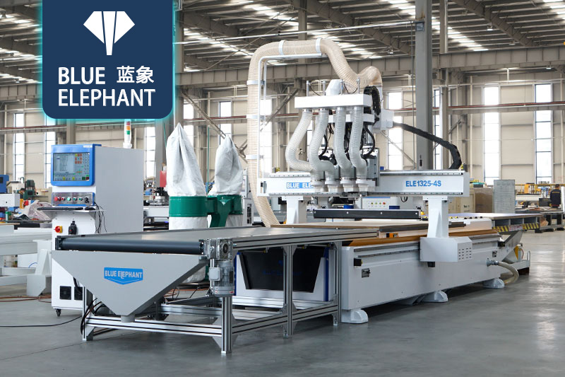 自動上下料四工序開料機 自動上下料四工序開料機