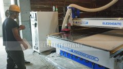 藍(lán)象數(shù)控?cái)?shù)控開料機(jī)在客戶現(xiàn)場(chǎng)實(shí)拍