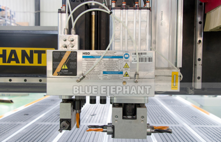 櫥柜開料機(jī)比雕刻機(jī)具有哪些優(yōu)勢