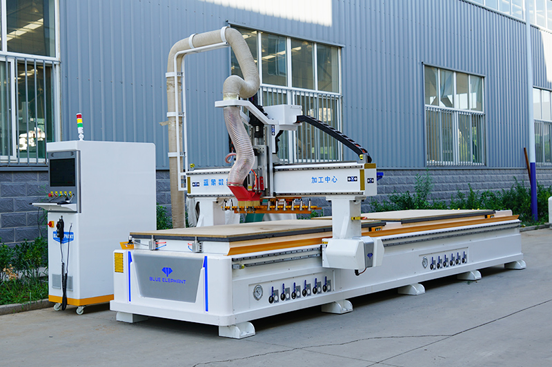 全自動(dòng)木工開料機(jī)